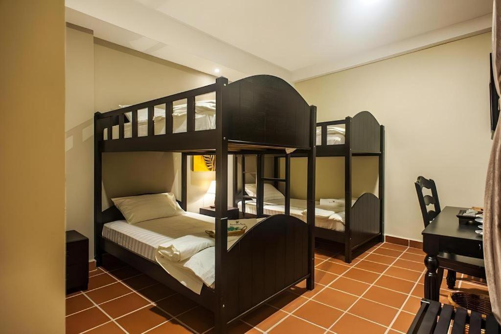 Armenian Suite Hotel Джордж Таун Екстериор снимка